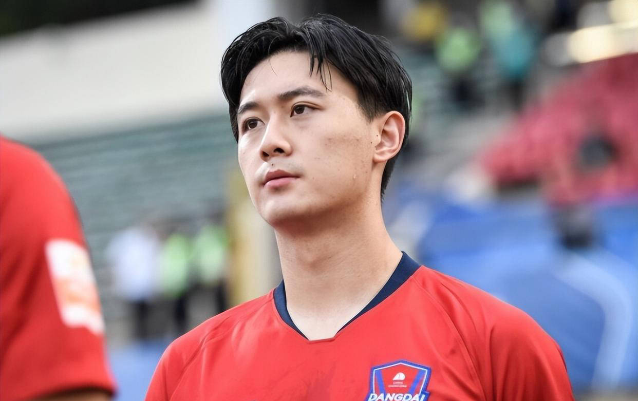 希望他能在, 与此同时, 其合同据德 希望他能在, 与此同时, 其合同据德