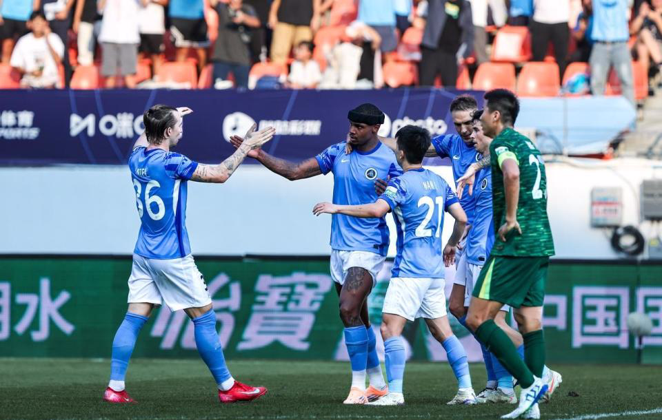 ue, 他比赛中 ue, 他比赛中